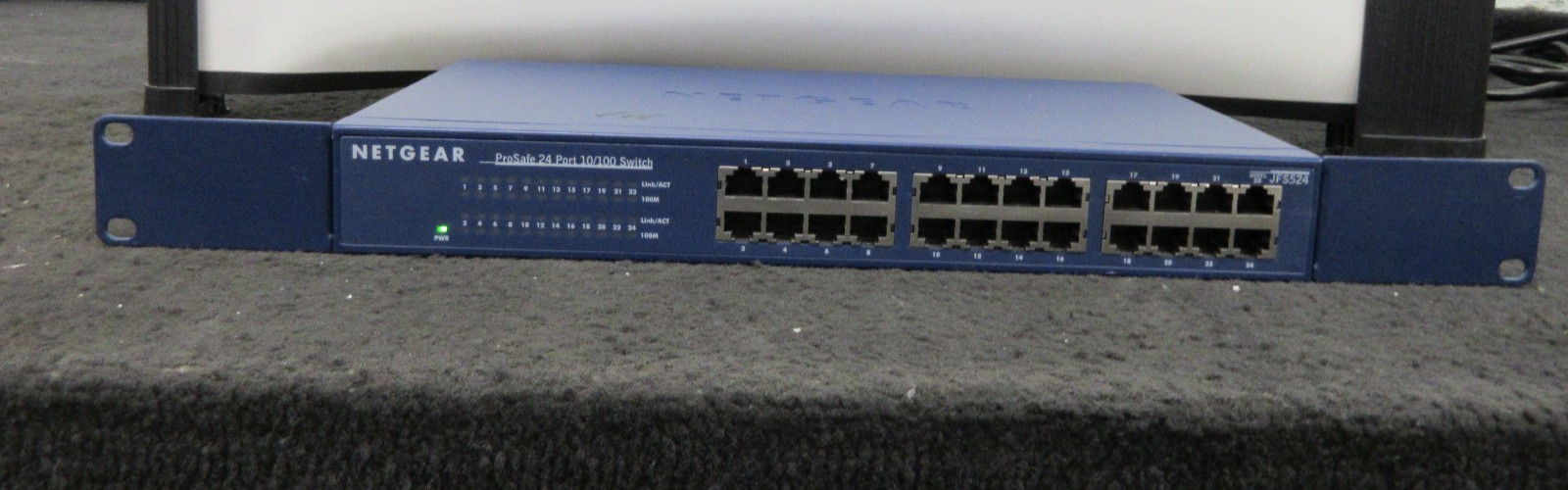 NETGEAR JFS524 ProSafe 24 Port 10/100 Switch