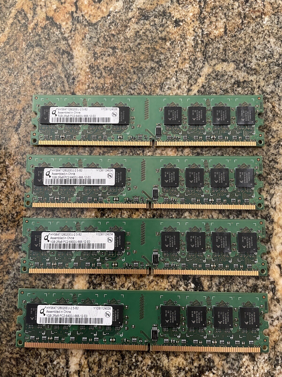 4GB (4 x 1GB) HYS64T128020EU-2.5-B2 PC2-6400U-666-12-E0 2Rx8 RAM Memory Kit
