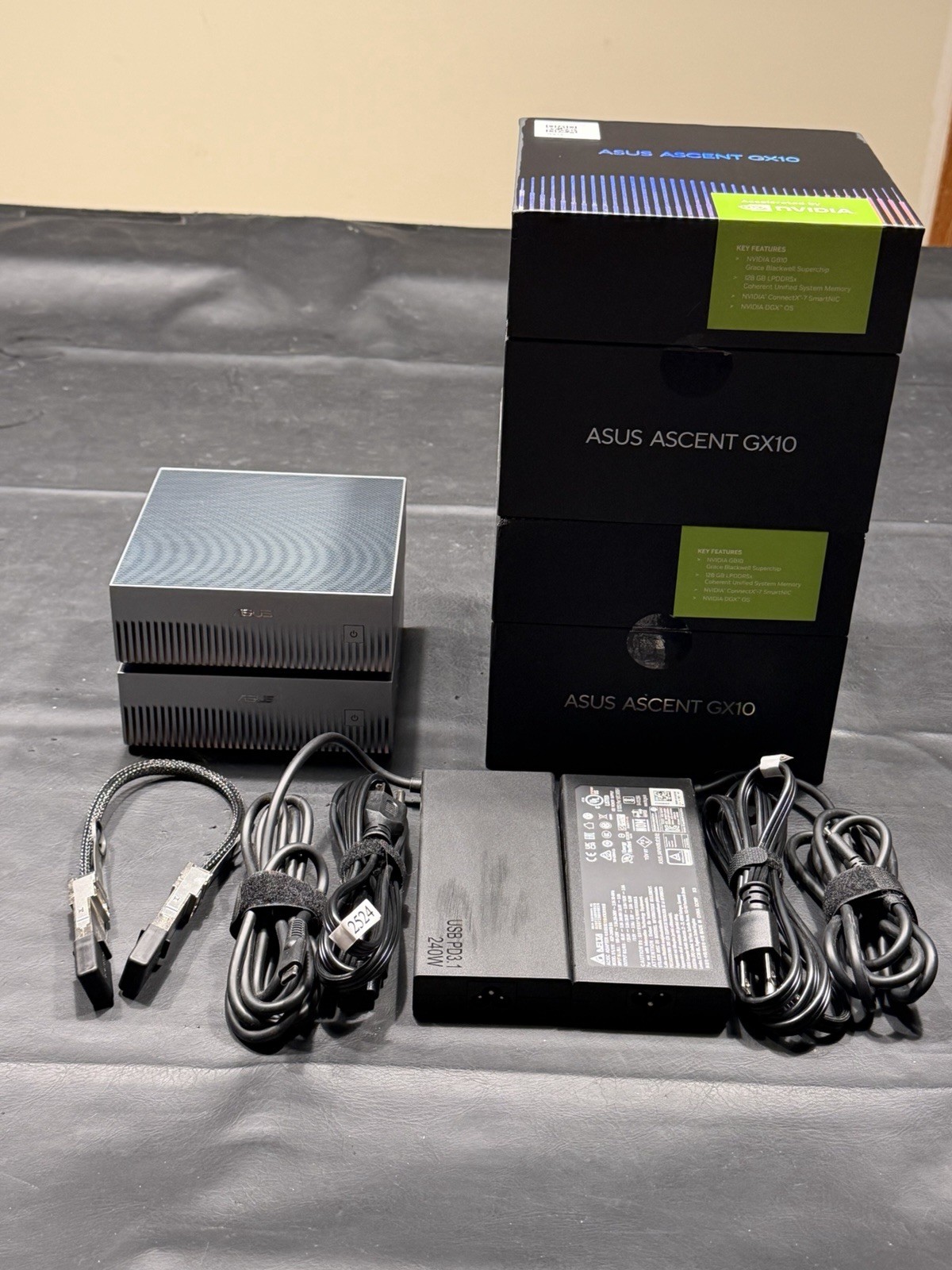 ASUS Ascent GX10 Pair (2) NVIDIA GB10 128GB 1TB + 400G DAC Cable