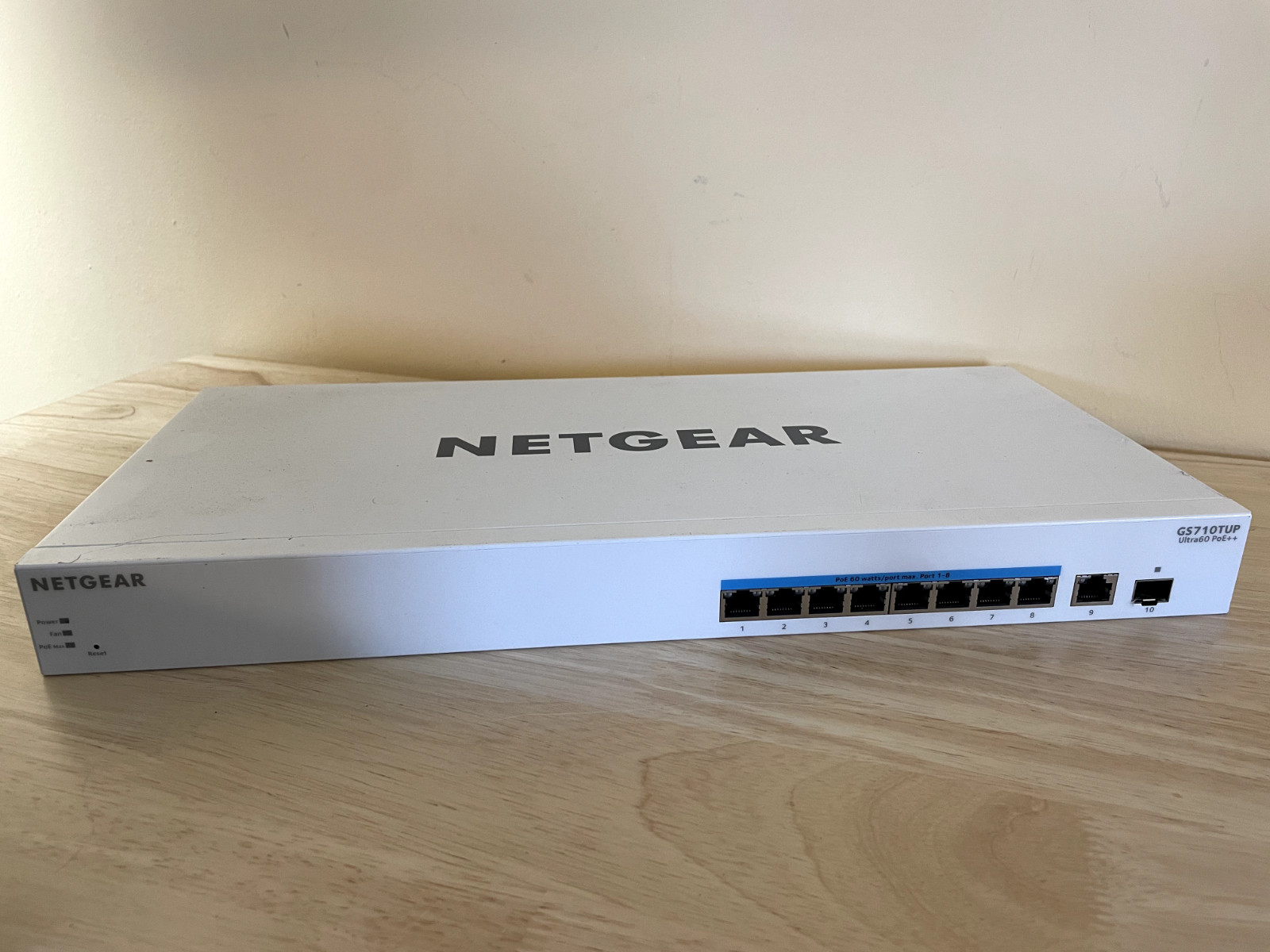 Netgear GS710TUP — 10-Port Gigabit Ethernet Ultra60 PoE++ with 1 SFP 