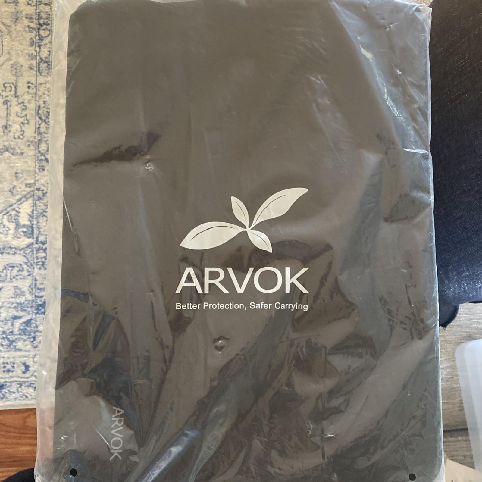 Arvok 17” Laptop Sleeve, NWT, Black