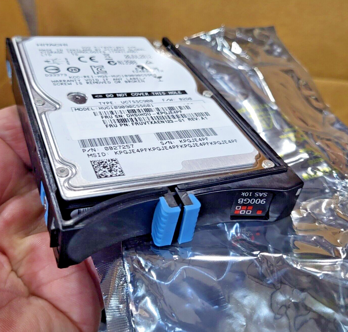 Lot of (5) HGST 900GB 10K 2.5" SAS hdd's, HUC109090CSS601 , 0B27257 w/caddies