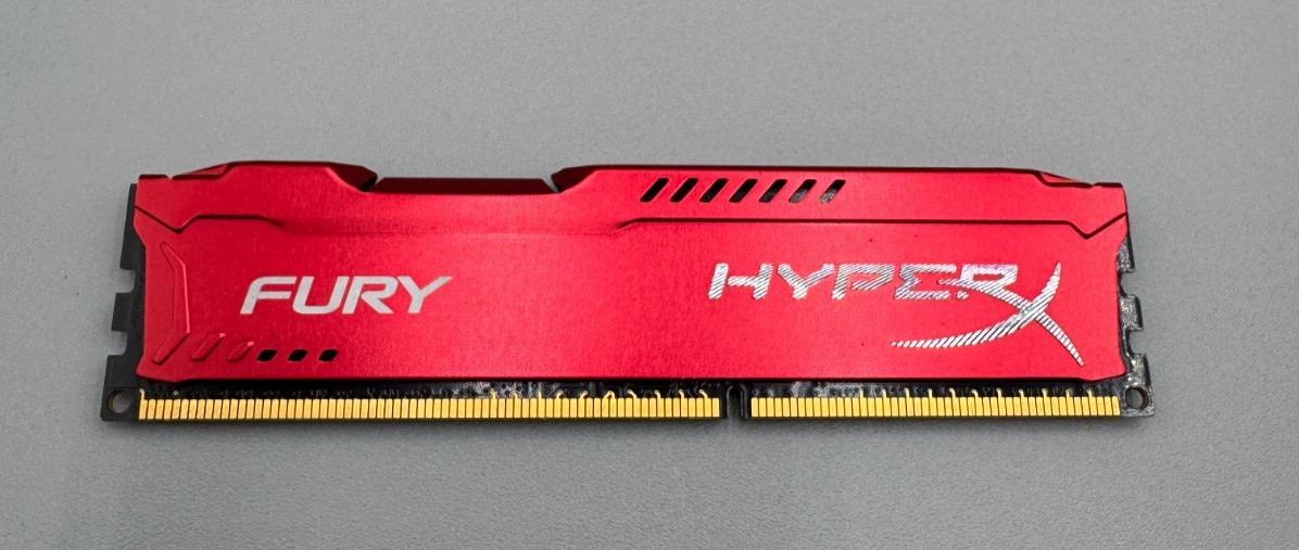 Hyper X Fury 8GB PC3 DDR3 1600MHz Red Desktop RAM Memory Excellent
