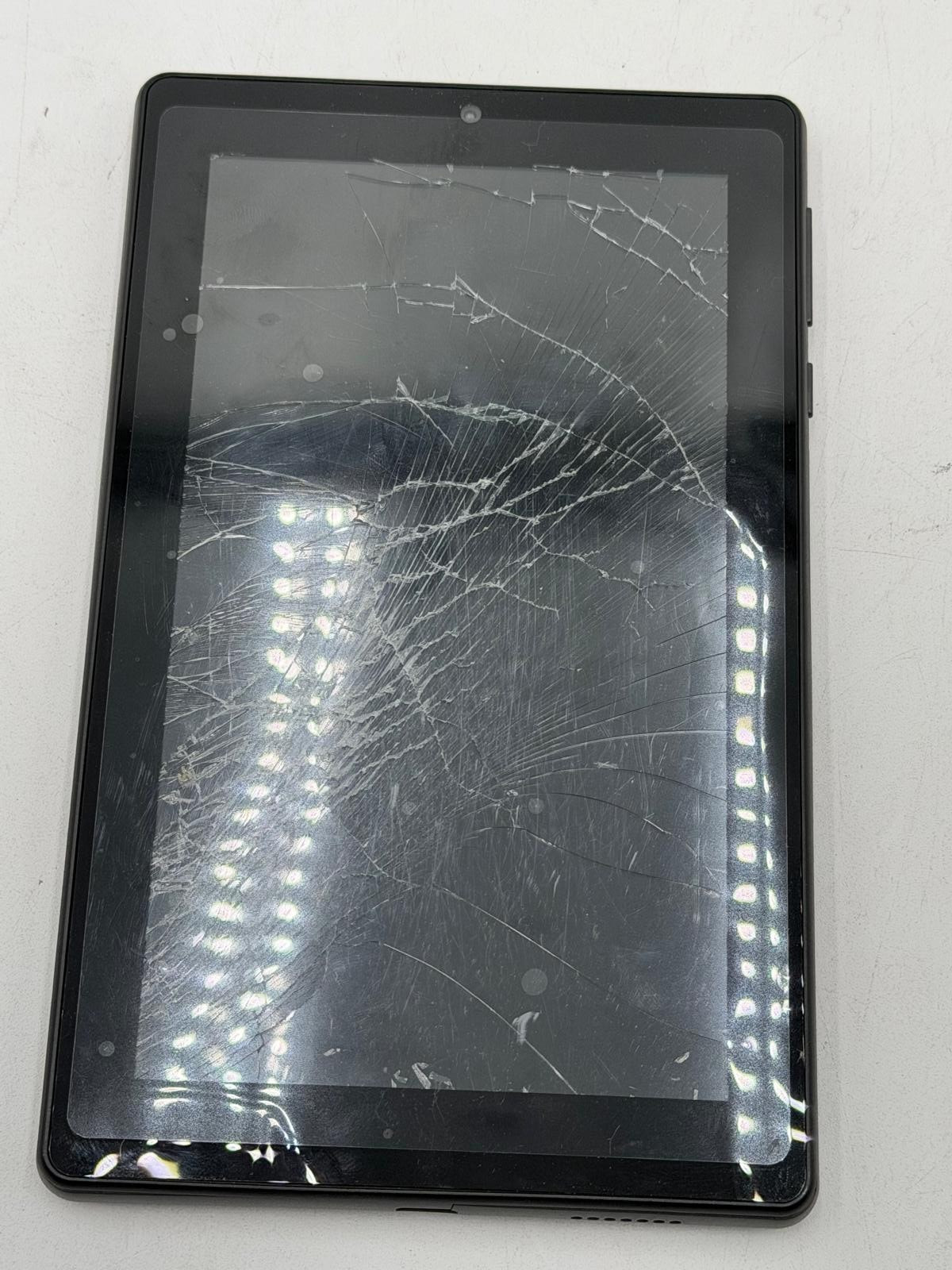 Lot of 10 ONN Surf Gen 3 7in 32GB Tablets Screen Damaged