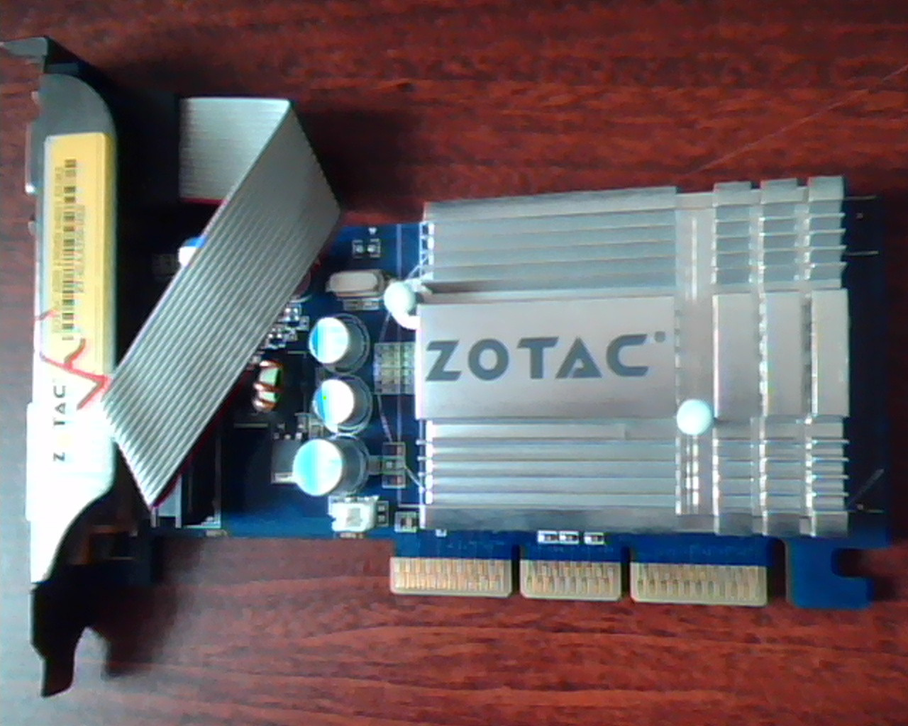 AGP card Zotac 6200 256MB 64BIT DDR2 RoHS 188-02N17-020ZT D-Sub Vid-out DVI 