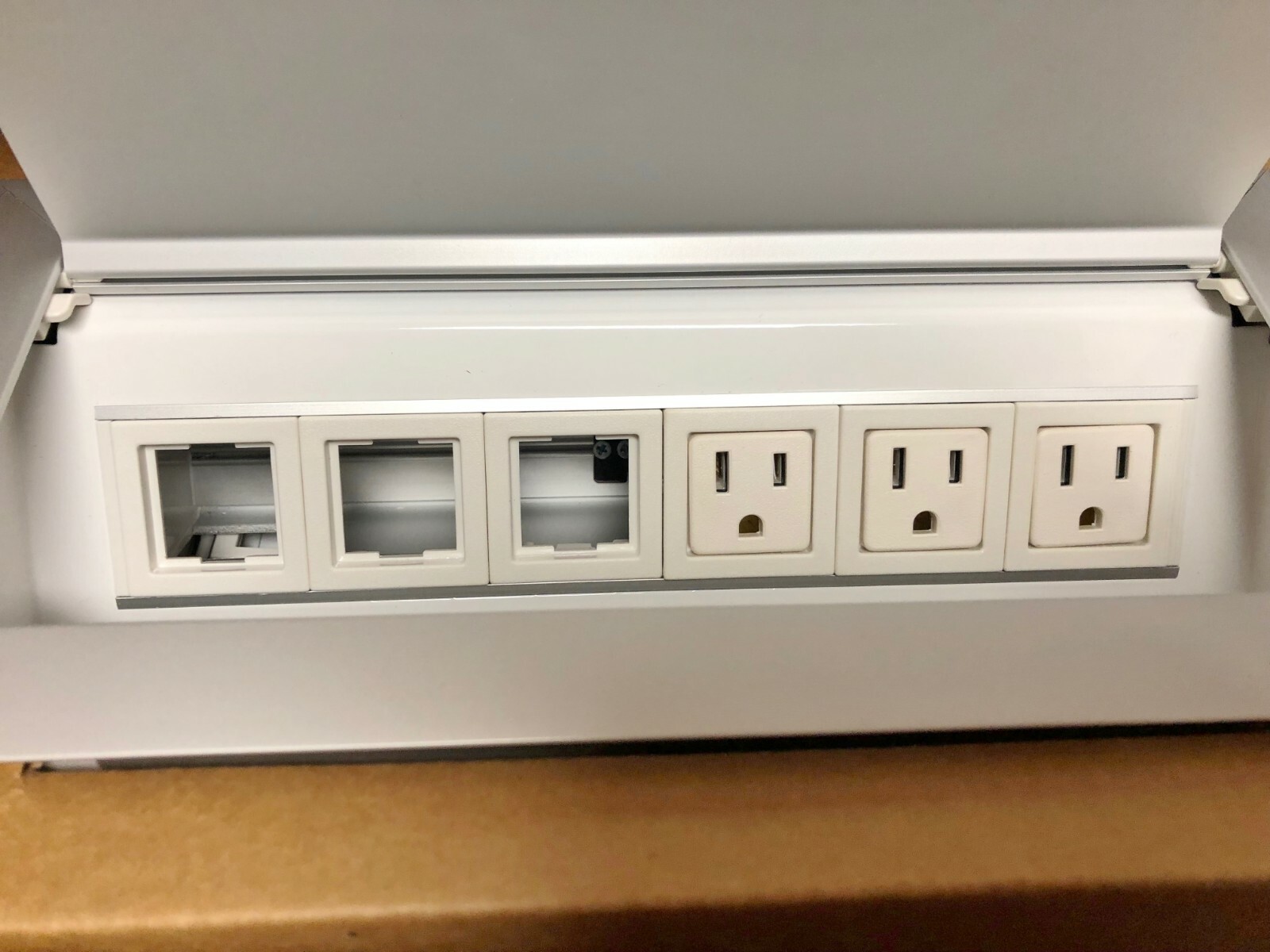 Byrne Furniture Power Multi-Outlet Silver White Outlet Hardwire #9862
