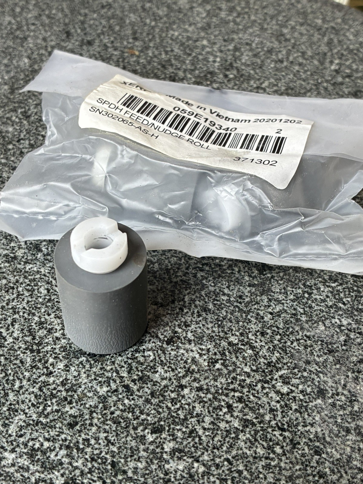 Xerox Phaser 3600 Printers - 059E19340- OEM nudge roller kit(3)