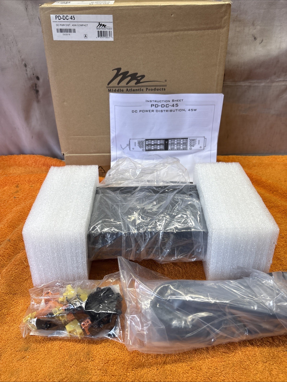 L•Middle Atlantic PD-DC-45 | 45 Watt Compact DC Power Distribution System NOS
