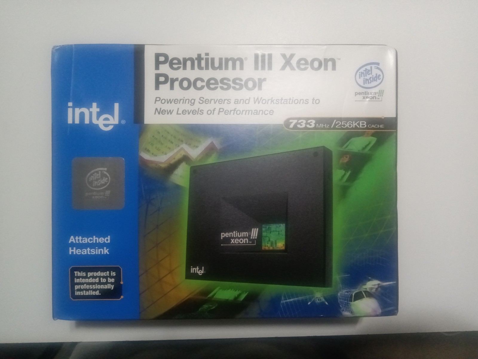 Intel Pentium III Xeon 733 MHz (BX80526KZ733256) Processor Vintage NOS Sealed