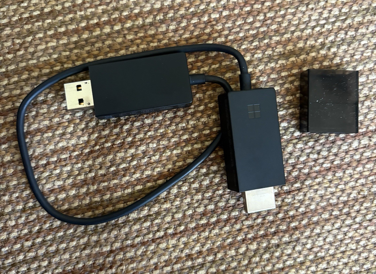 1733 V2 Microsoft Wireless Display Adapter (with Microsoft Four Square logo)