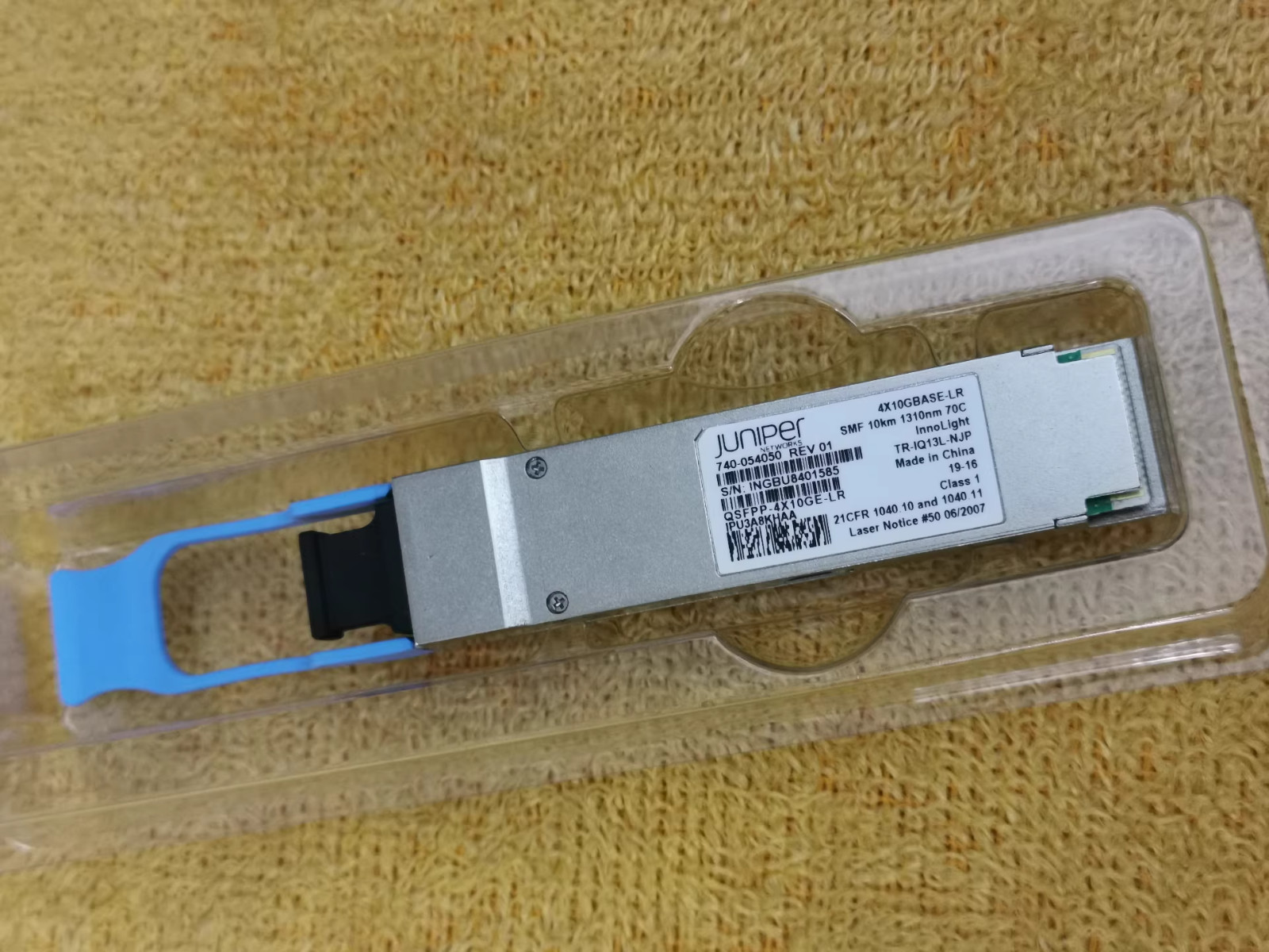 1pcs Juniper QSFPP-4X10GE-LR 740-054050 4X10GBASE-LR SMF 10km 1310nm 40G Module