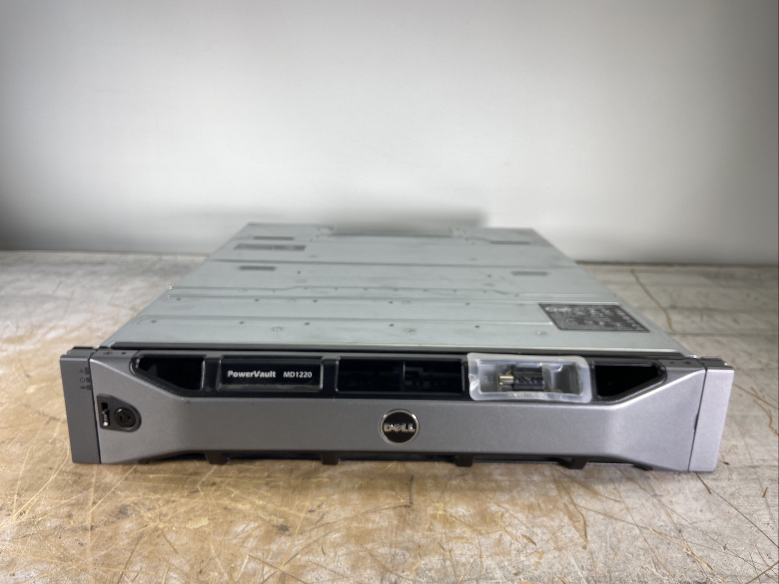 DELL POWERVAULT MD1220 STORAGE ARRAY - (POWER TESTED)