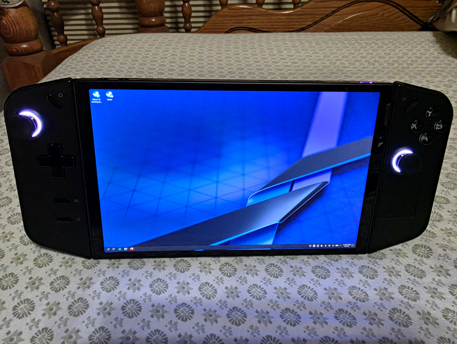 Lenovo Legion Go 8.8in Ryzen Z1 16GB 1TB SSD Running Linux Works READDESCRIPTION