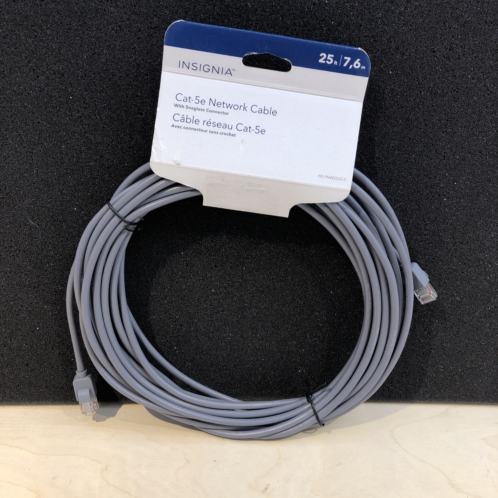 Insignia 25ft Cat5e RJ45 Ethernet Network Cable Patch Cord High Speed Up 1Gbps