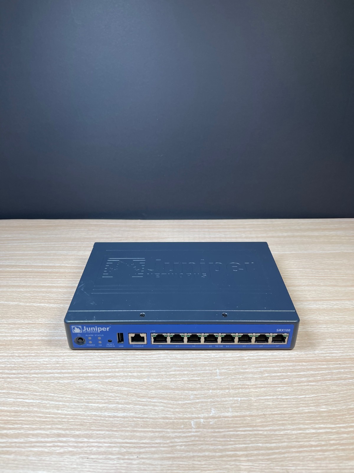 Juniper Networks SRX100 SRX100B 8-Port Security Gateway Firewall