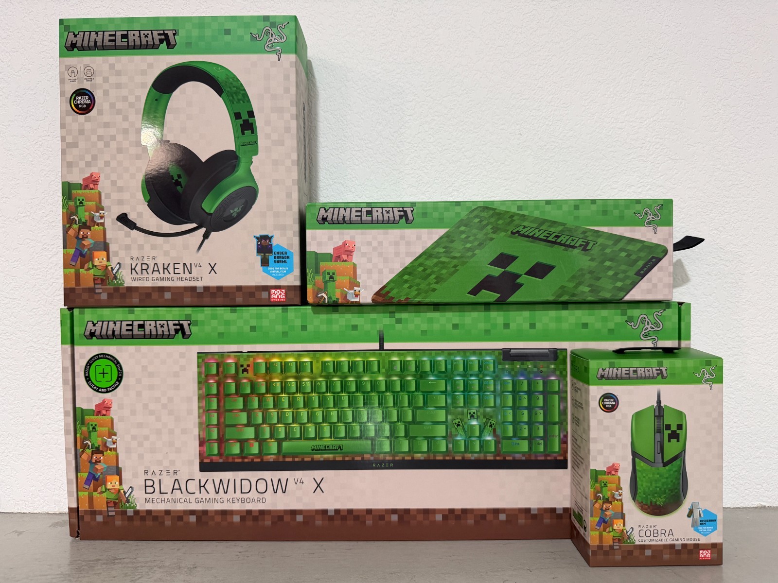 Minecraft Razer PC Gaming Bundle - Keyboard, mouse, headset & mousepad NEW