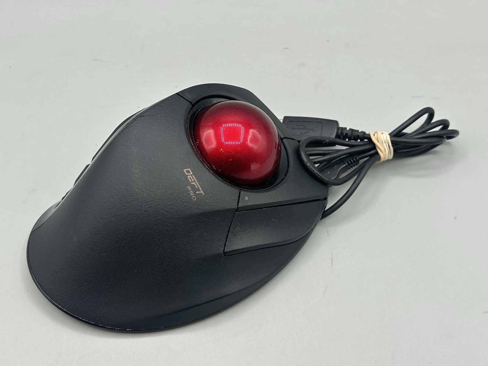 Elecom Deft Pro M-DPT1MR Wireless Bluetooth Trackball Mouse