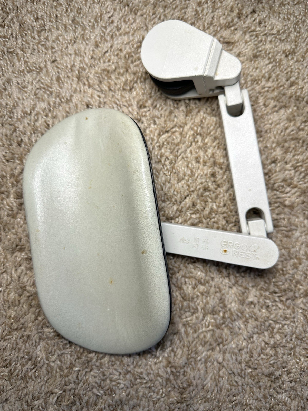 Ergorest 330 Series Ergonomic Forearm and Wrist Rest Desk Clamp Cream