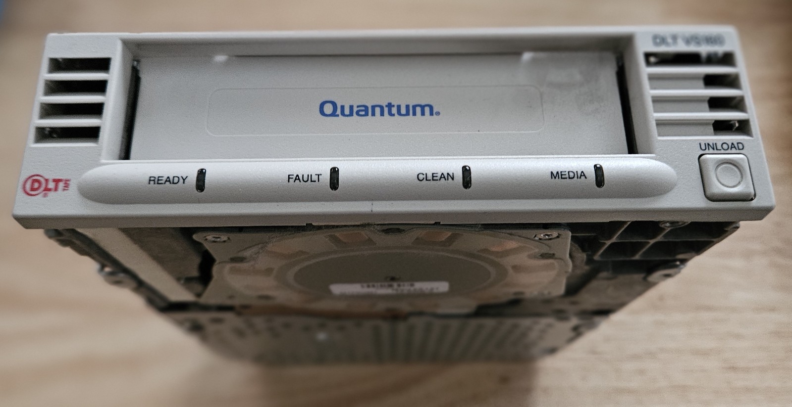 Quantum DLT VS 160 Internal 68-pin SCSI Tape Drive DLT-VS160 80/160 GB BH2AA-YF