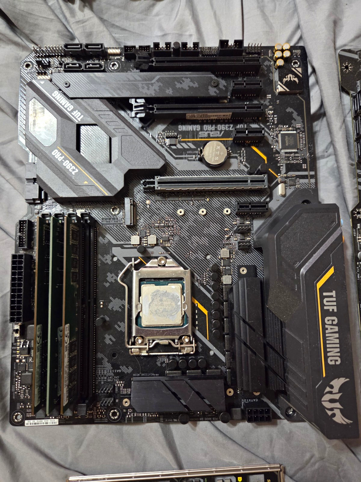 ASUS TUF Z390-PRO GAMING ATX LGA 1151 Intel DDR4 4 DIMM M.2 Motherboard