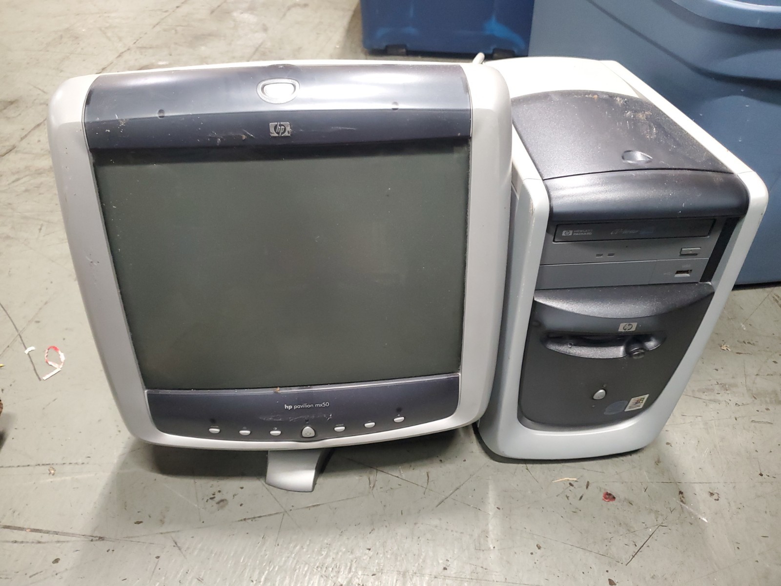 HP Pavilion XG843 PC Retro Gaming Celeron 800MHz 128MB RAM (Windows ME)