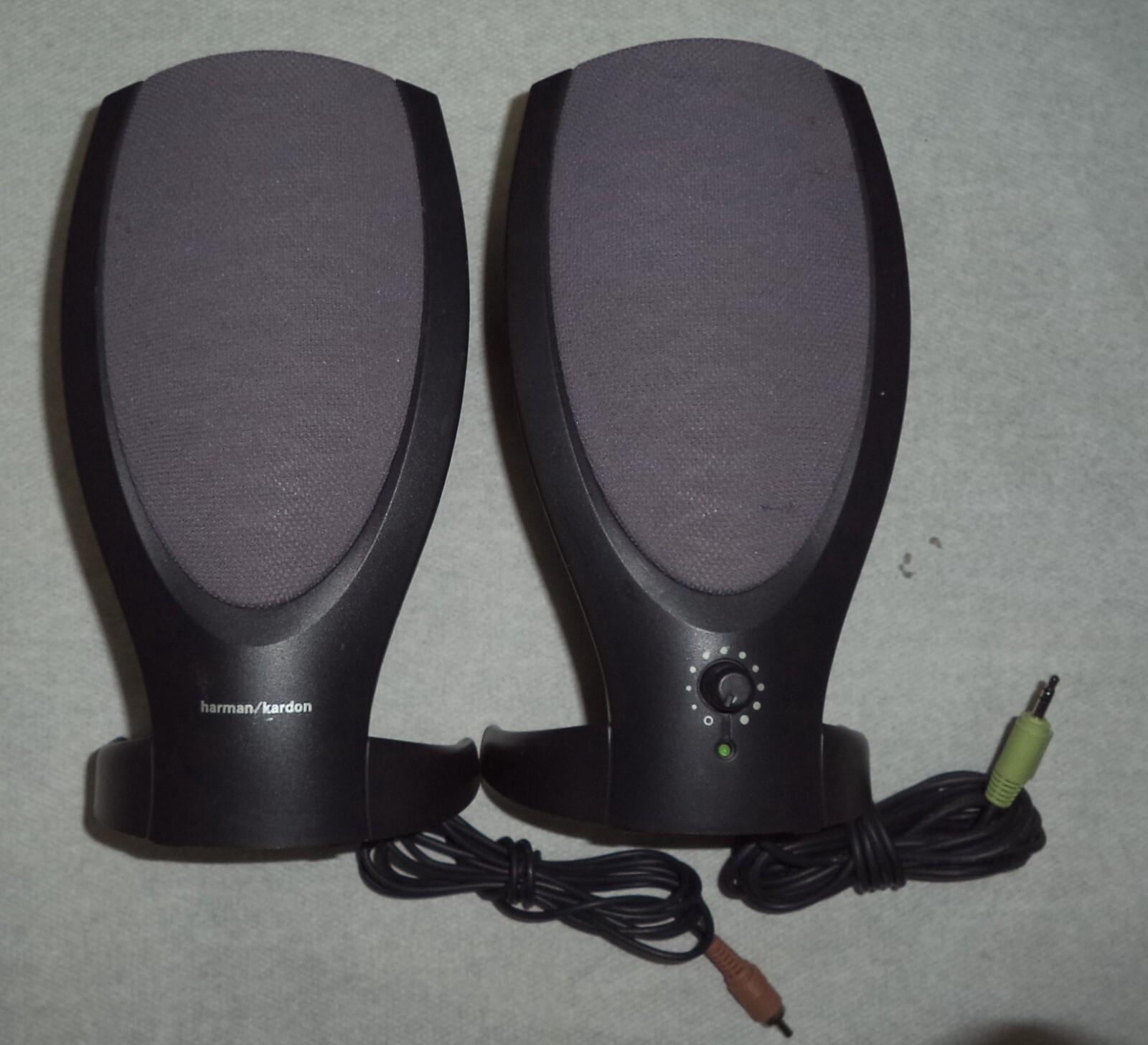 HARMON KARDON HK206 90 HZ 3W COMPUTER SPEAKERS (No Power Adapter ) *USED*