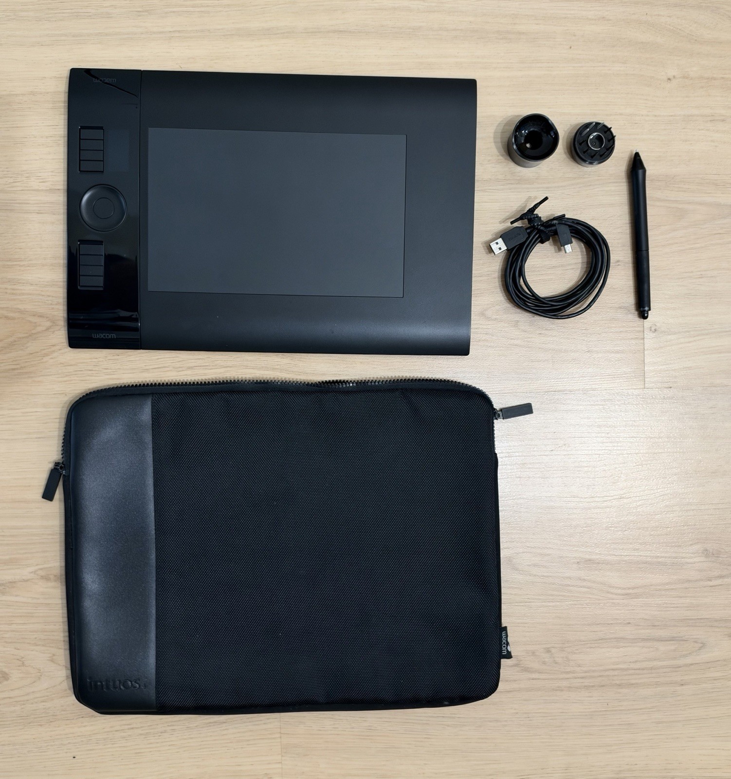 Wacom Intuos4 Medium PTK-640 Tablet w/ Pen, Stand, USB Cable & Case: Tested