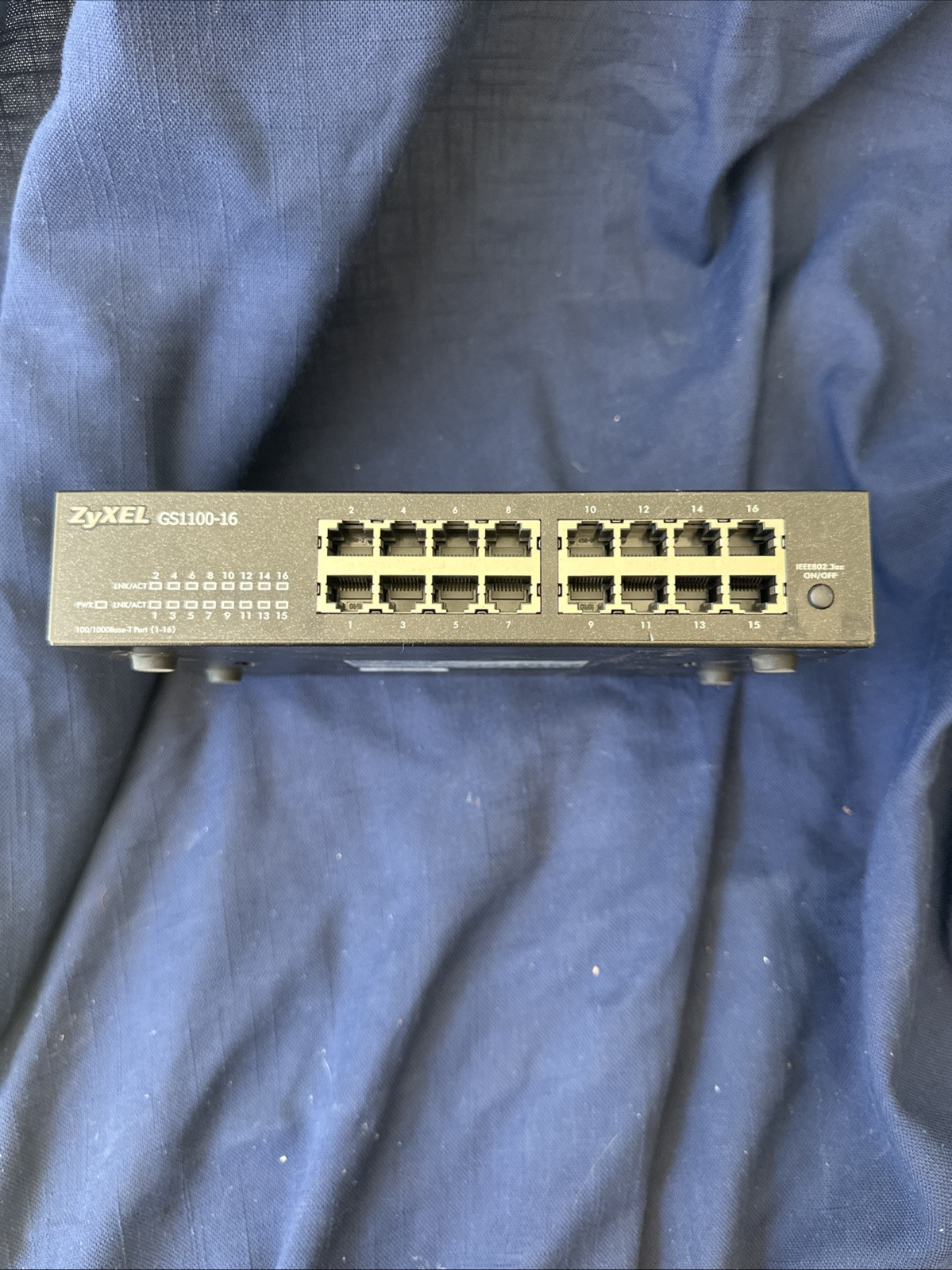 EB91 ZyXEL GS1100-16 16 Port Managed Gigabit Switch No Cord Works But For Parts
