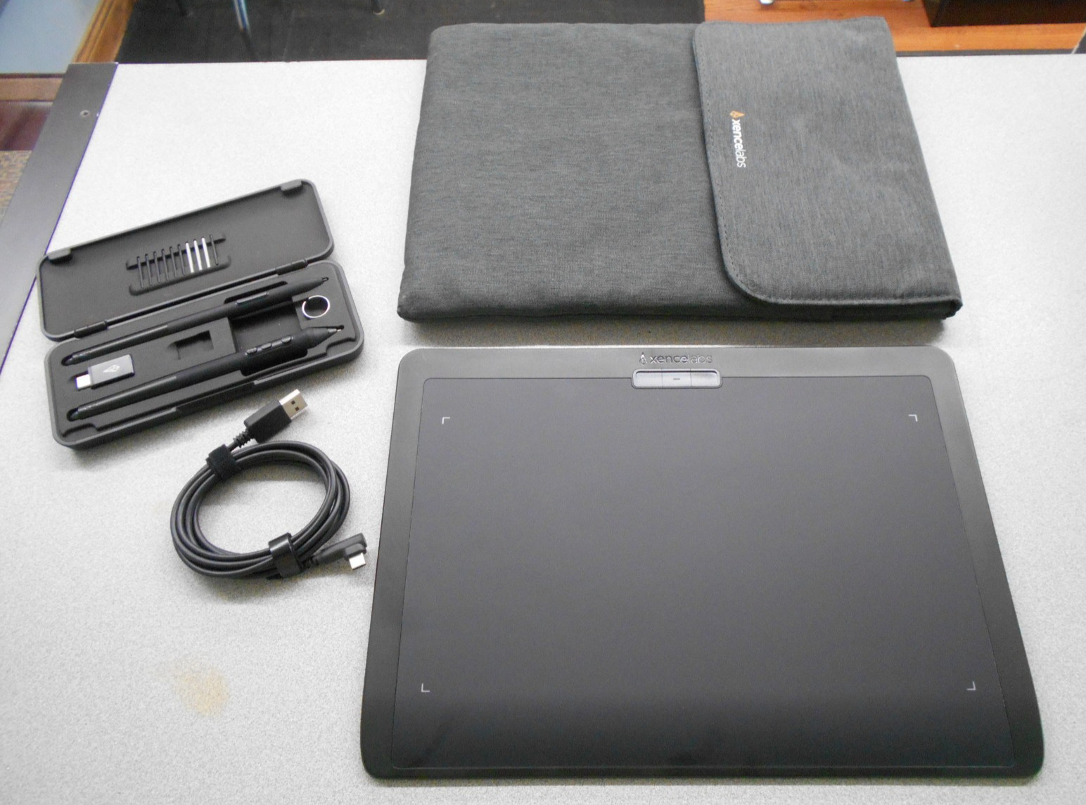 WOW Xencelabs Pen Tablet Medium Wireless with 2 Pens Kit **READ