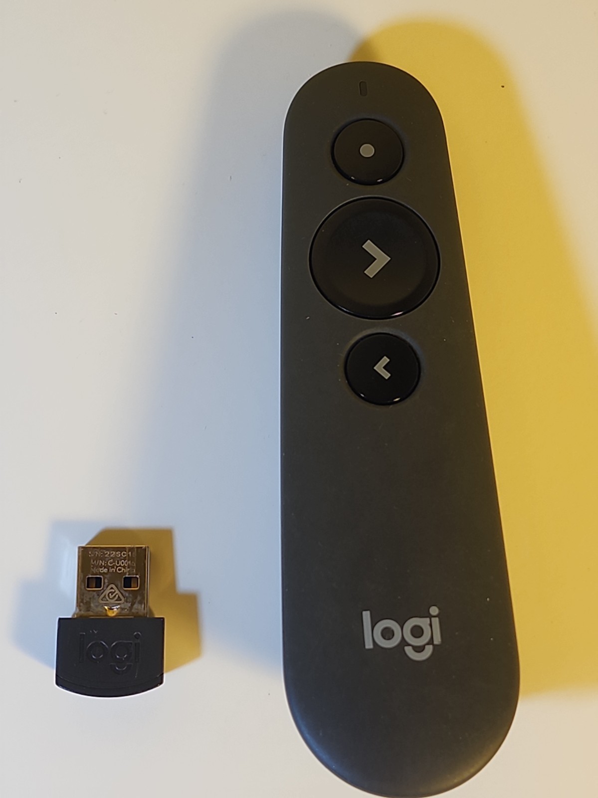 Logitech R500s laser class 1 presenter Bluetooth USB presentation clicker remote