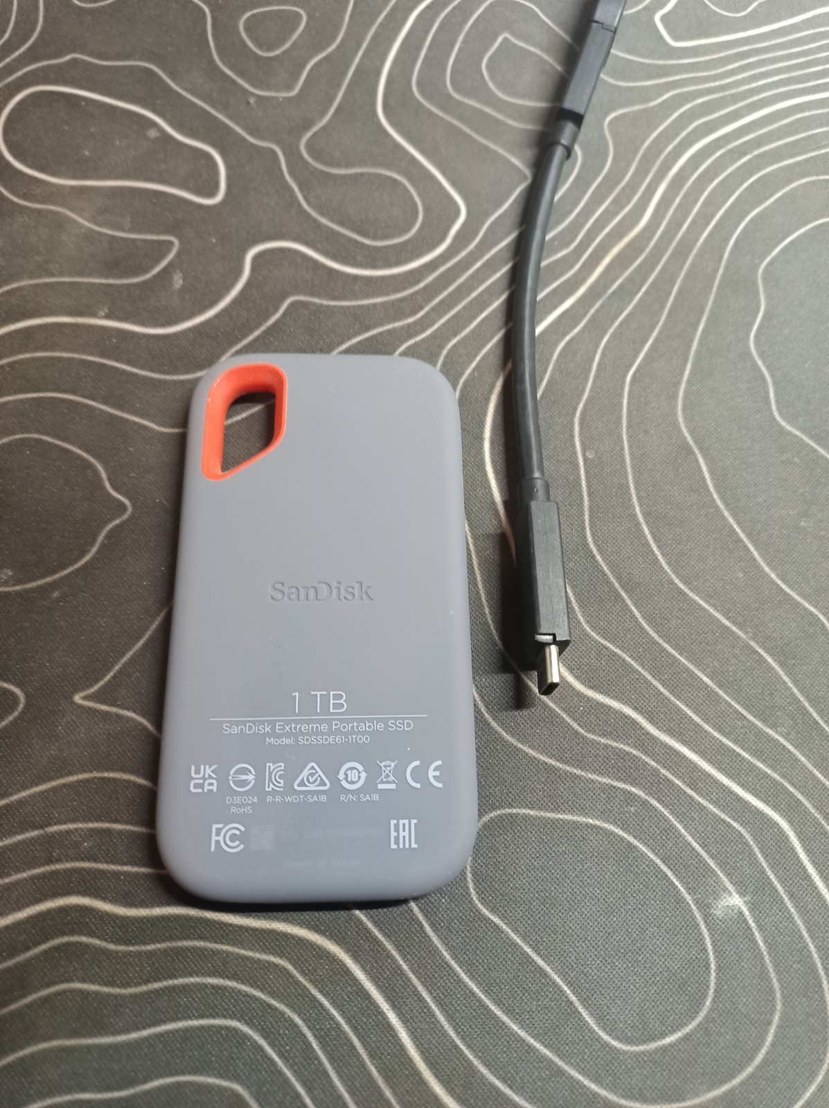 SanDisk Extreme V2 1TB USB-C Portable External SSD (SDSSDE61-1T00) 99% Health