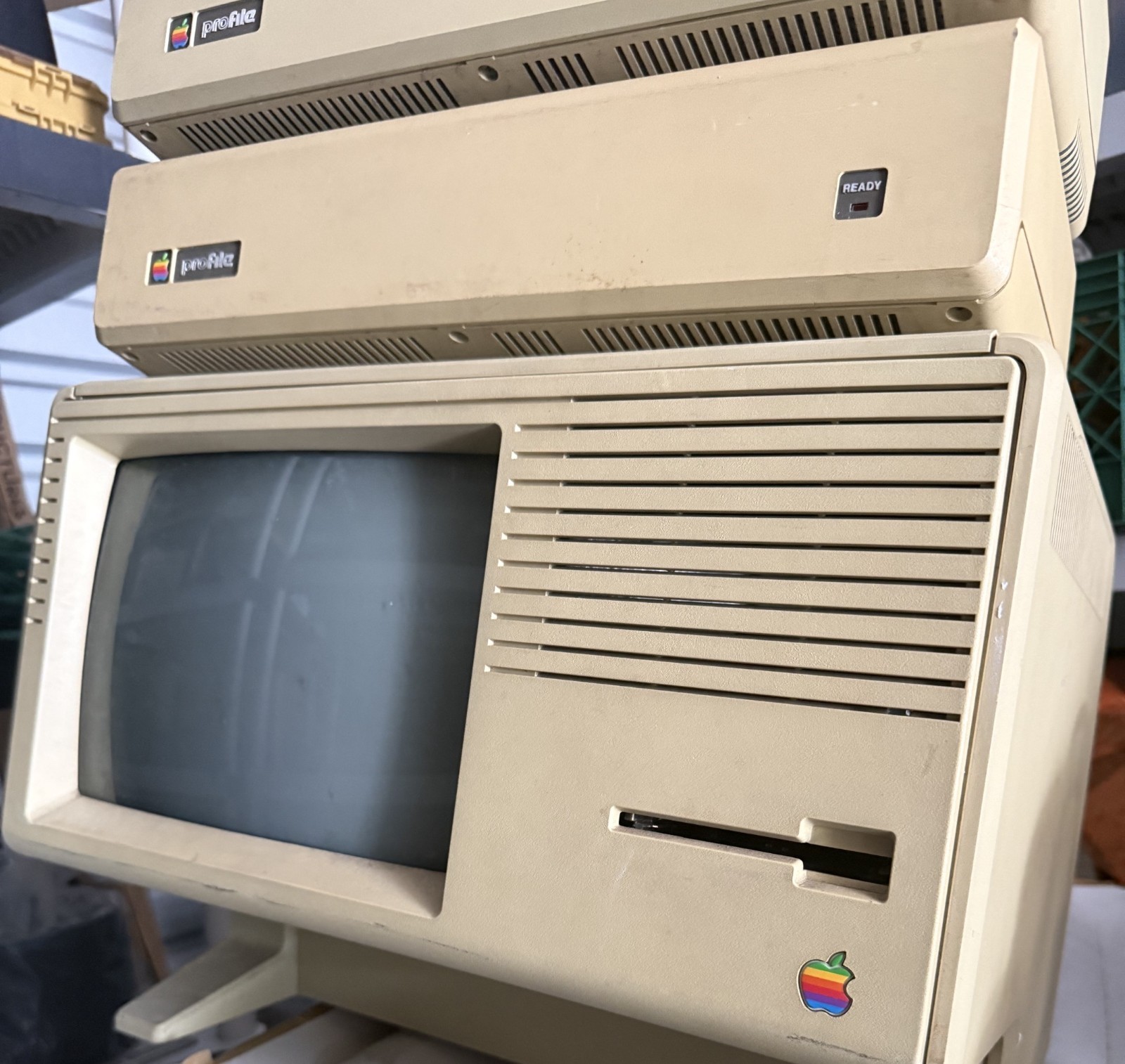 Apple Computer Lisa 2 Complete W/ Mouse Keyboard + 2 ProFile 5MB Hard Drives