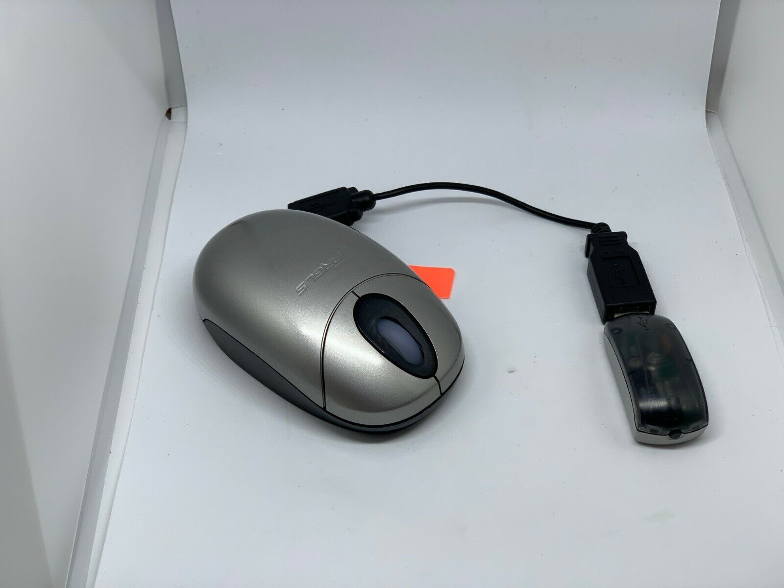 Targus Wirelss Optical Wheel Mouse With USB Dongle Model PAUM005V2.