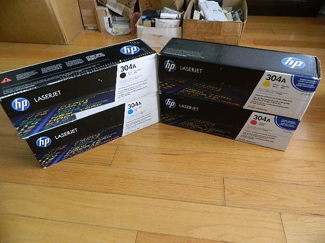 GENUINE SET 4 HP TONER CC530A CC531A CC532A CC533A HP CP2025 CM2320 MFP 304A NEW