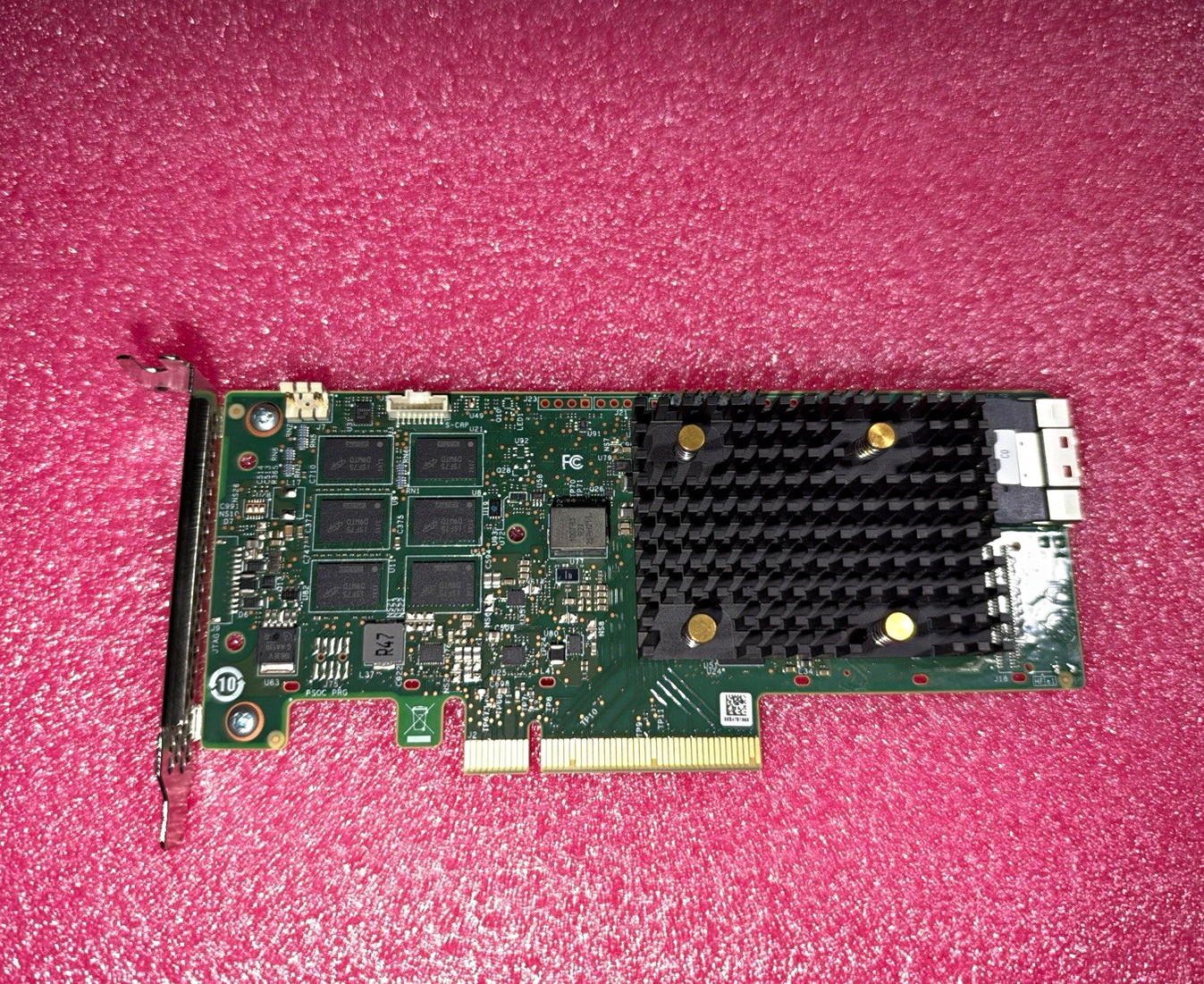 Broadcom 9560- 8 i PCIe SAS