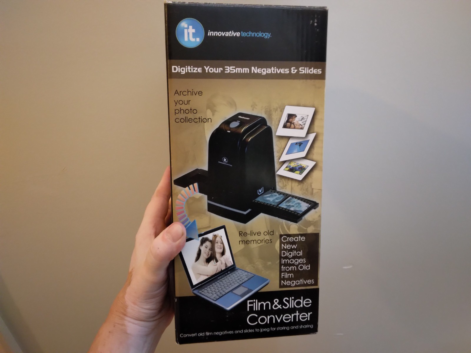 ITNS 300 Film and Slide Converter, by Innovative Technology
