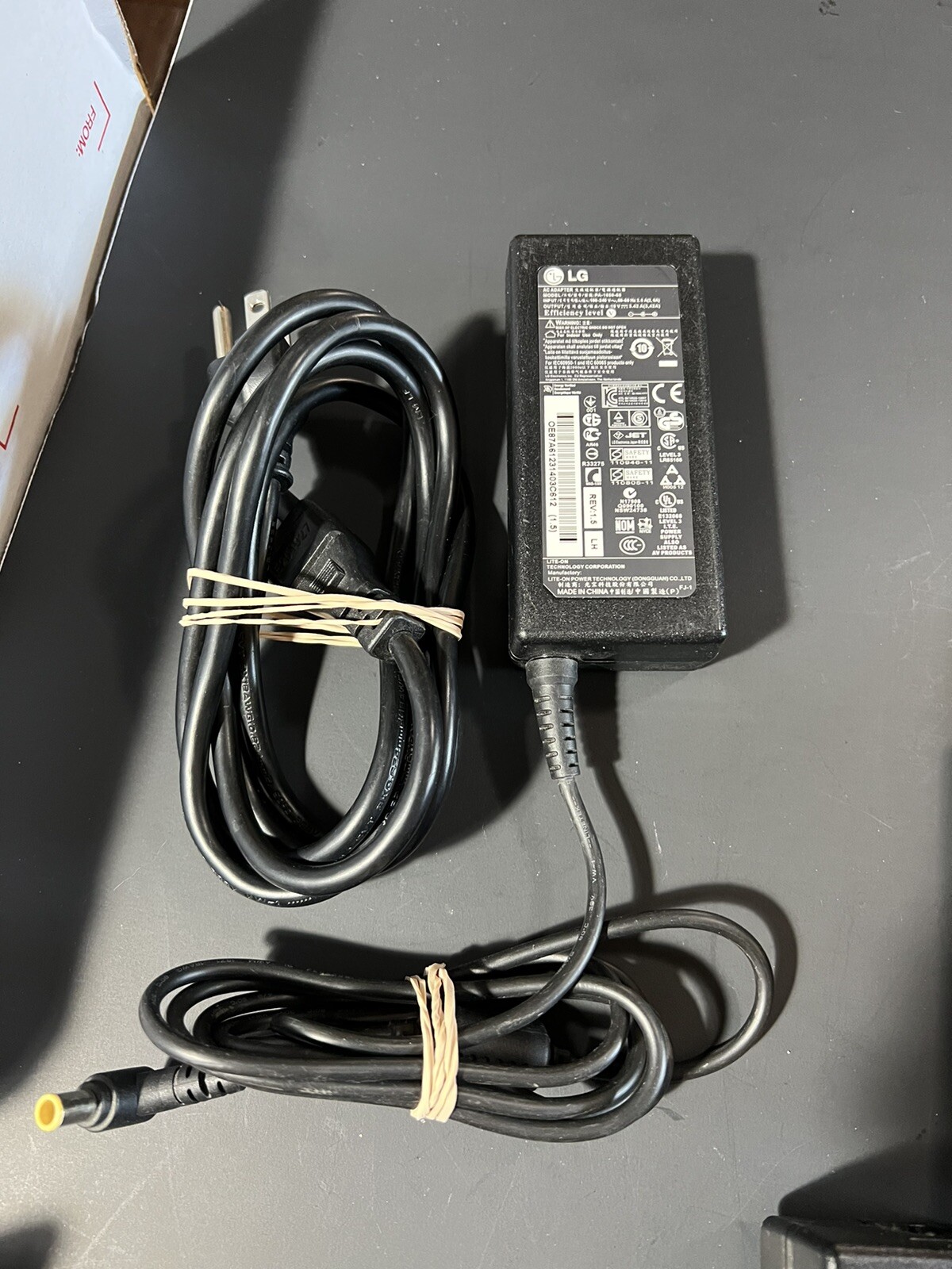GENUINE LG 19V 3.42A 65W TV / PC AC ADAPTER CHARGER POWER SUPPLY PA-1650-68