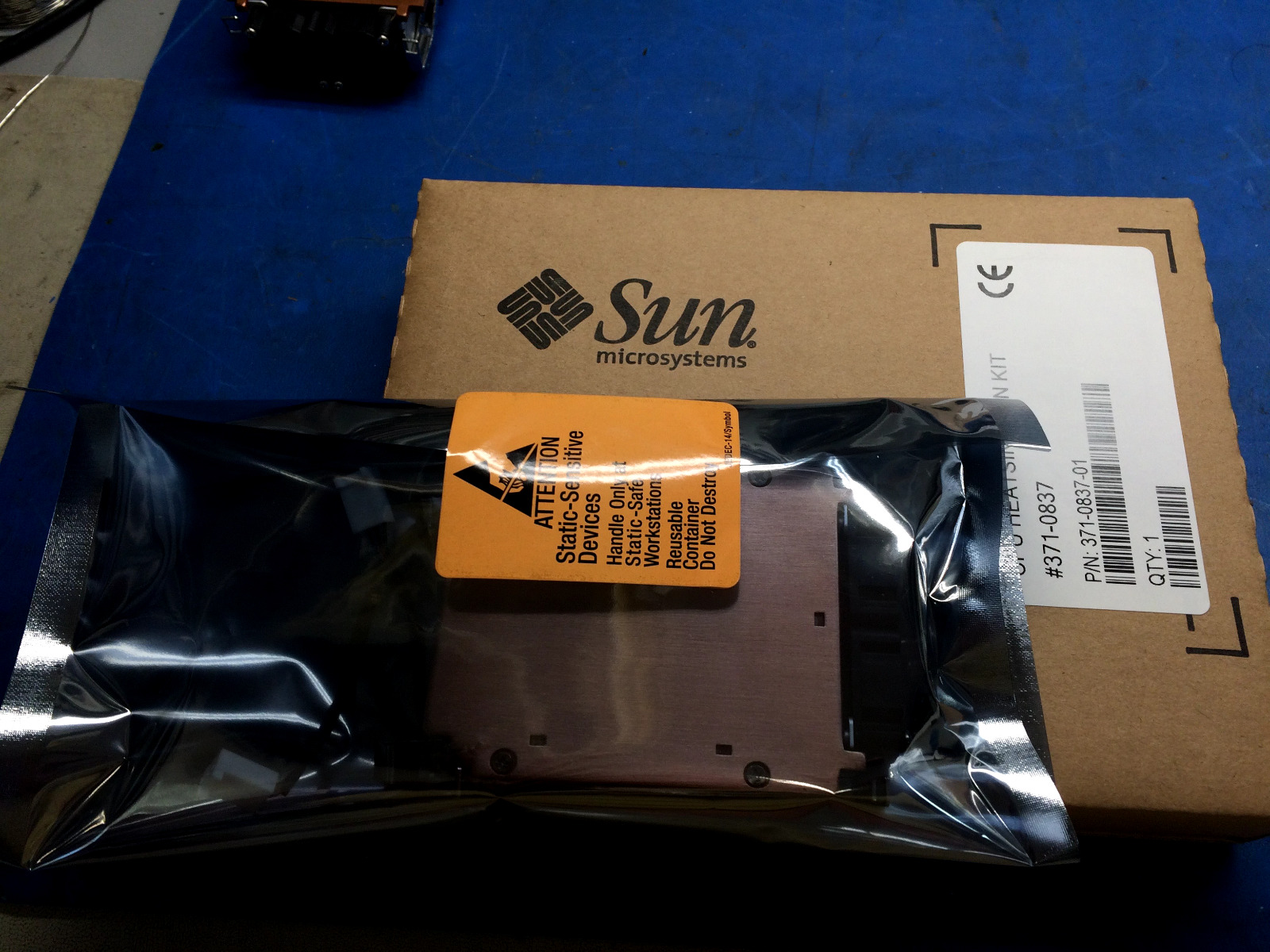 NEW, SUN 371-0837  Dual FAN & Heatsink ,for V210/V240 &  Netra 210/240,  W:30d