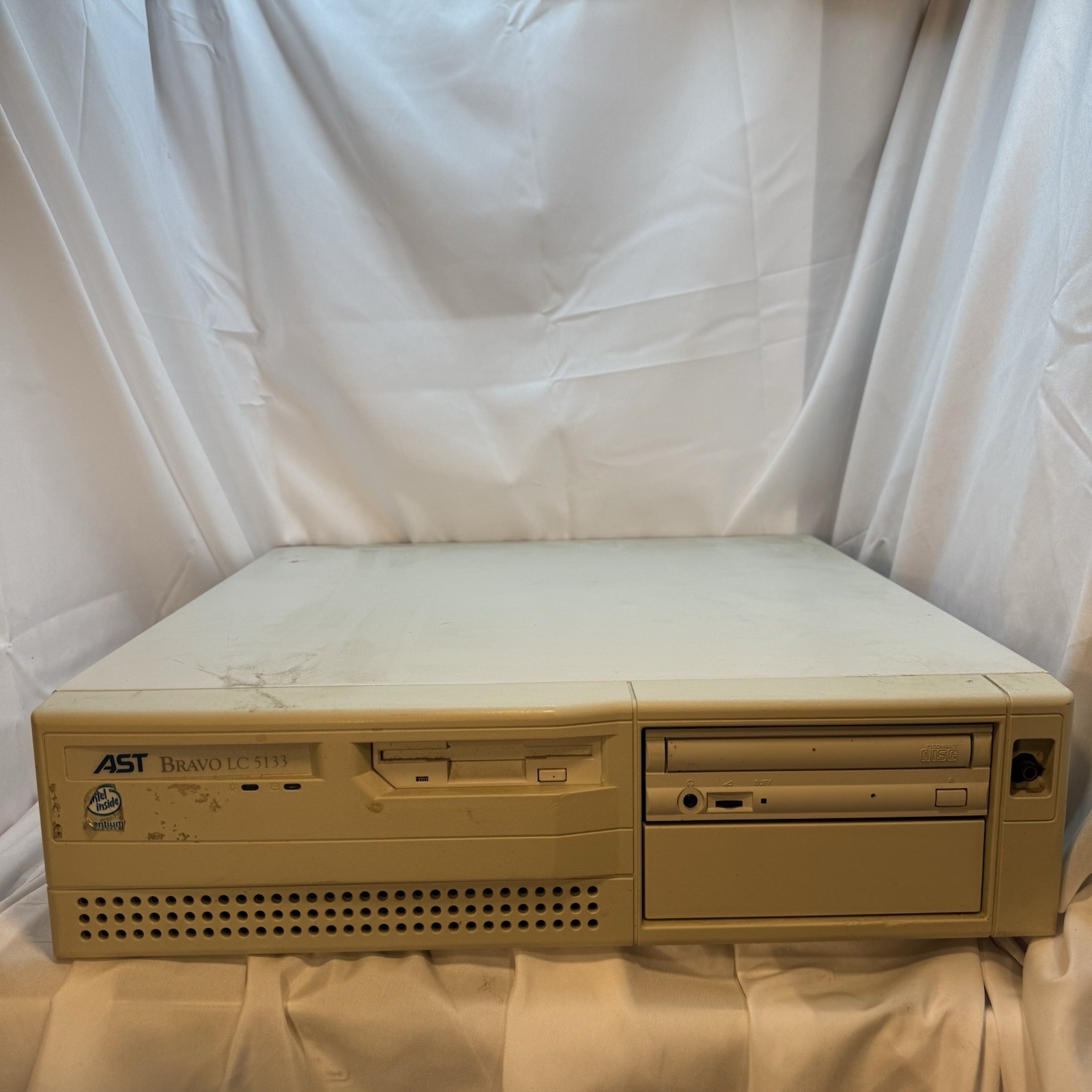 Vintage AST Research Bravo LC 5133 Desktop Computer WINDOWS 95 Untested