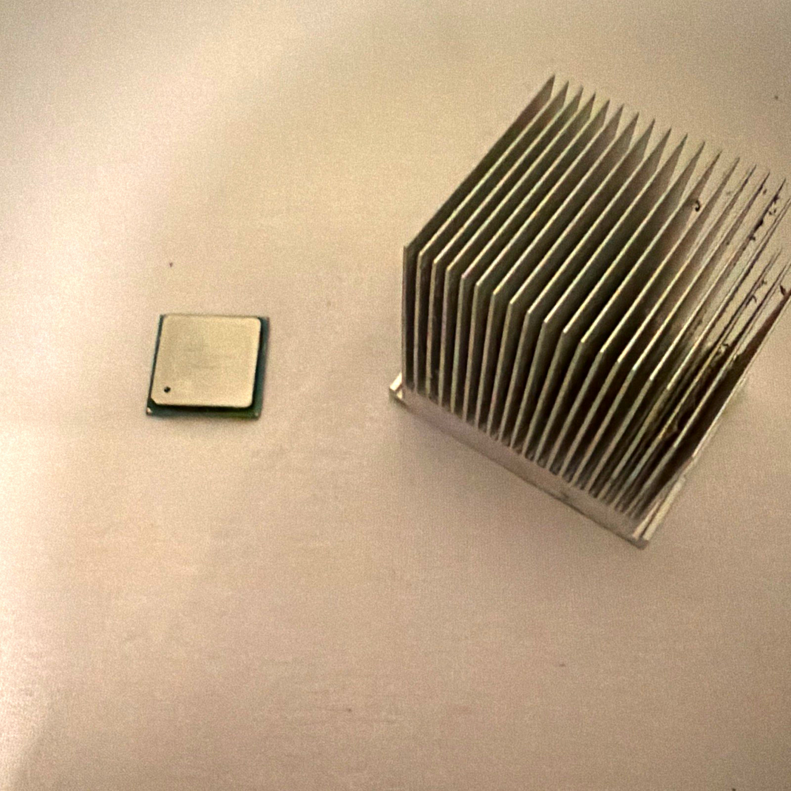 Intel Pentium 4 2.8GHz Single-Core Socket 478 CPU 512KB L2 SL6DV w/ Cooler