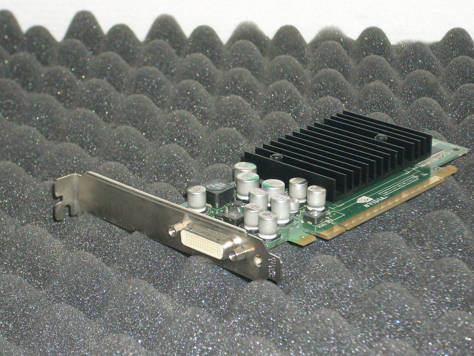 371-0750-01 NVS285 S01 Quadro NVS 285 Sun Graphics Card Workstation Server