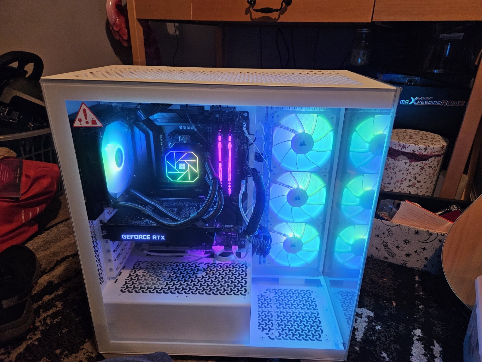 Corsair 3500x, NVIDIA GeForce RTX 4060, Amd Ryzen  5 7600, 2 TB SSD, DDR5 6000mh