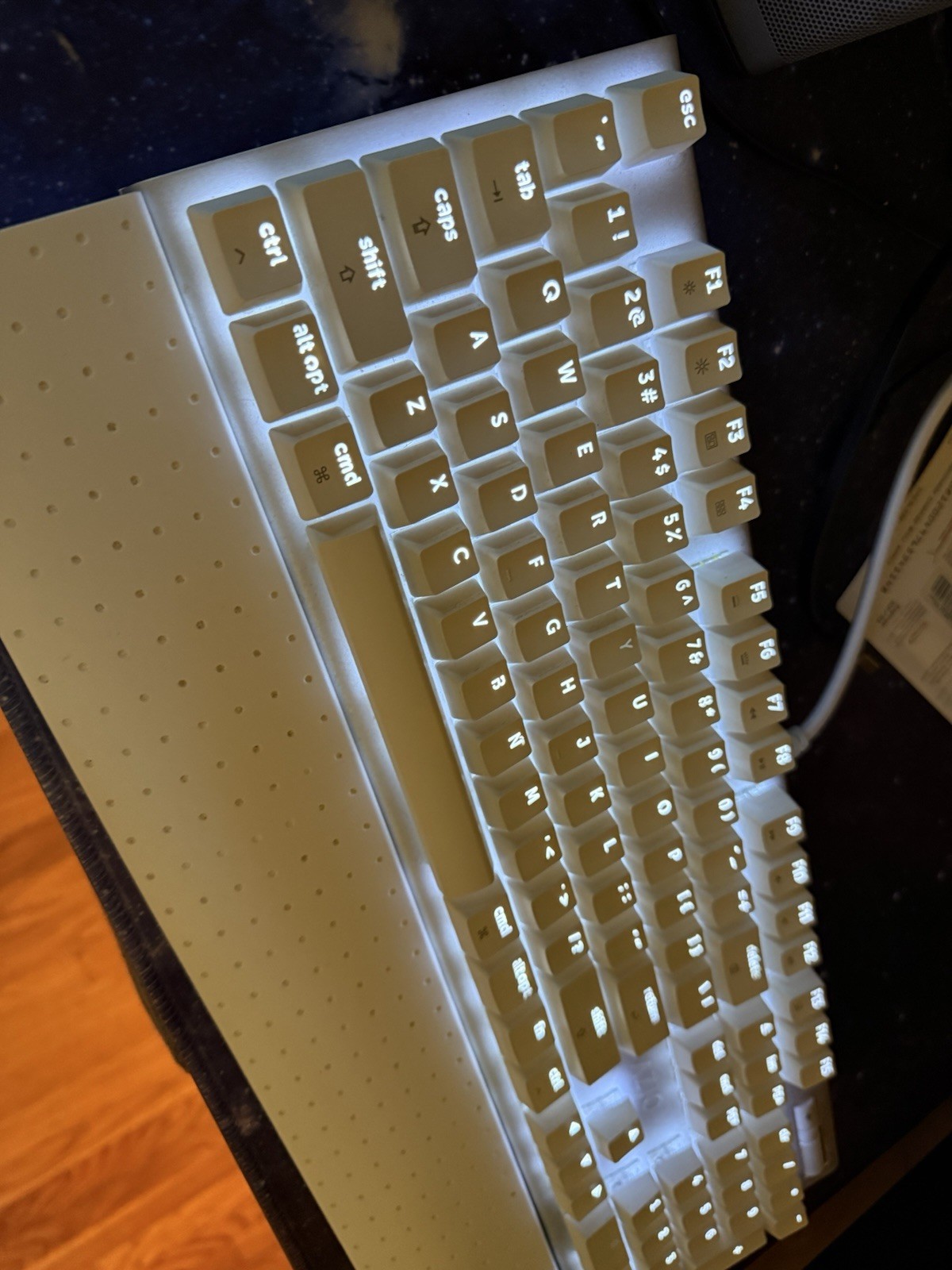 AZIO MK Mac Mechanical Backlit Wired Keyboard White QWERTY English MK-MAC-U01