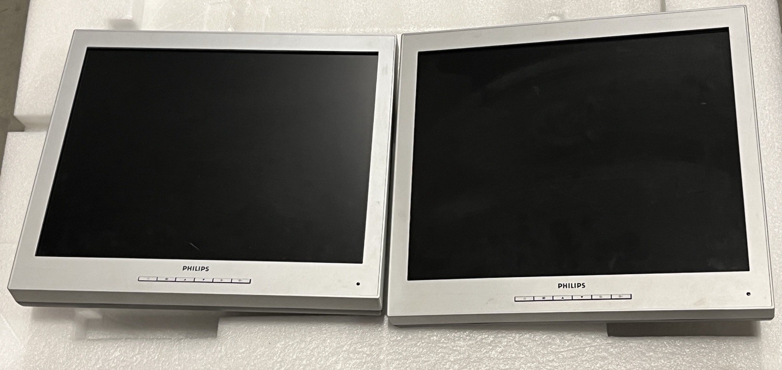 LOT OF 2 Philips FIMI Q19CHS Q19-A 19" Medical LCD Monitors 455300008793 Tested