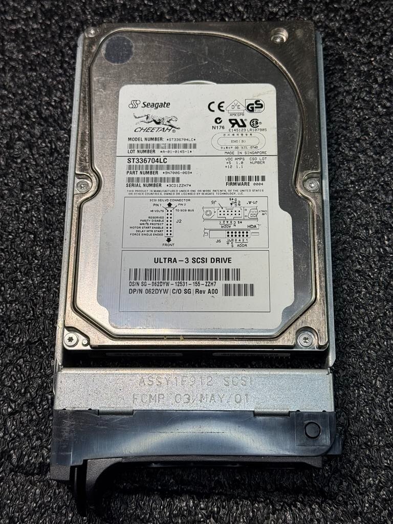 Dell 62DYW ST336704LC 36.7GB 10K RPM Ultra-3 SCSI Hot-Pluggable 80Pin 3.5" HDD