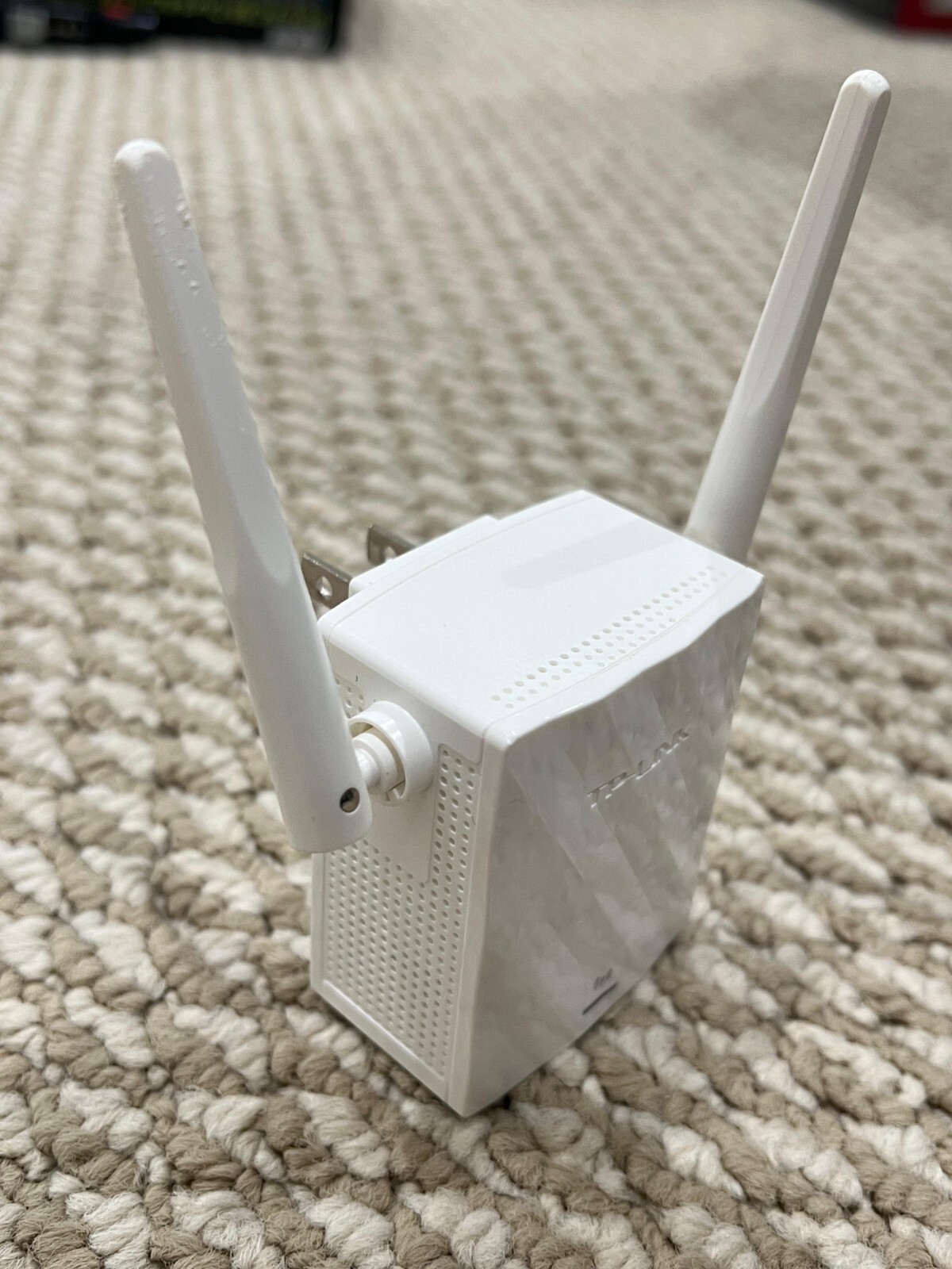TP-LINK TL-WA855RE 300Mbps Wi-Fi Range Extender Repeater