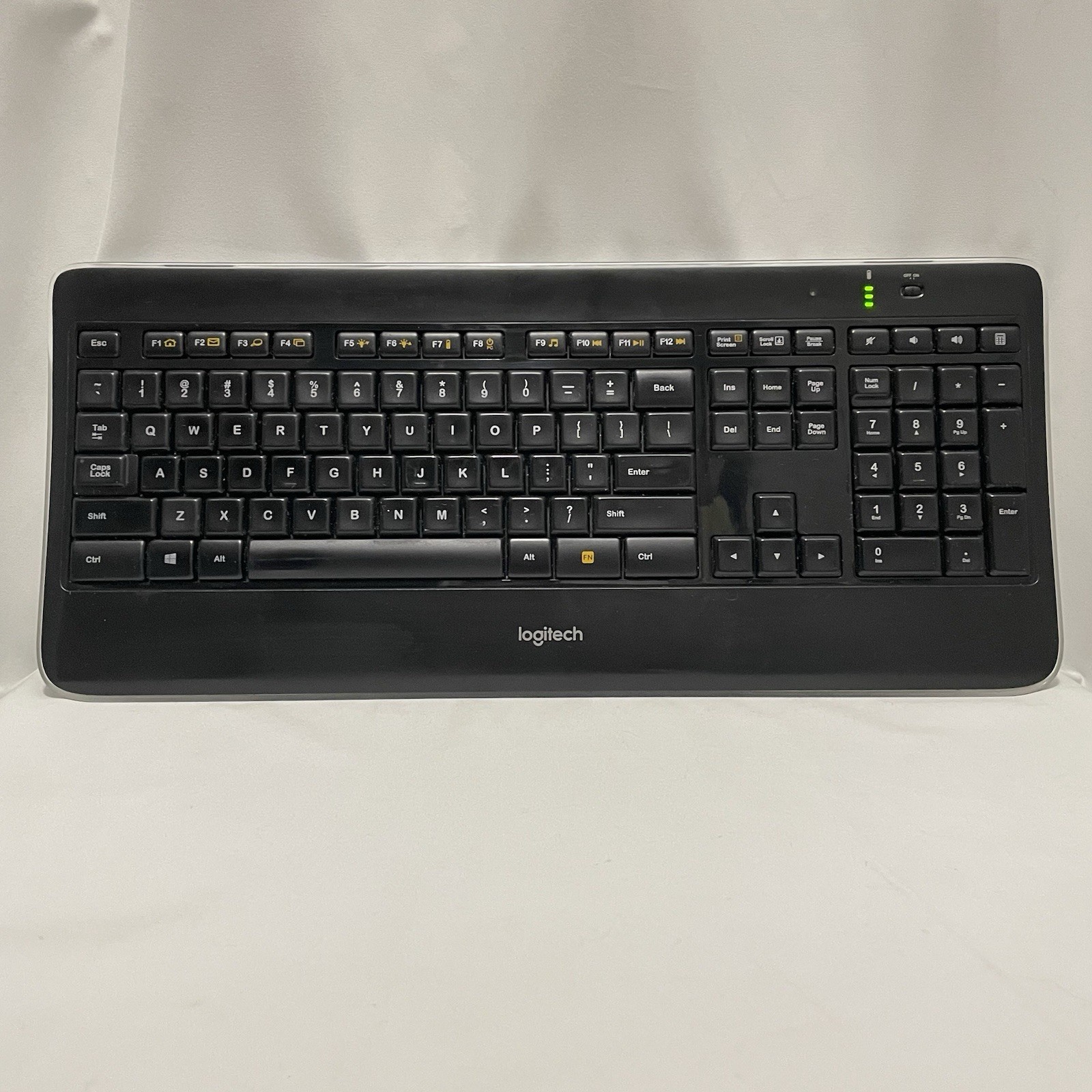 Logitech K800 Y-R0065 Wireless Backlit Keyboard WORKS **No Cable nor Dongle**