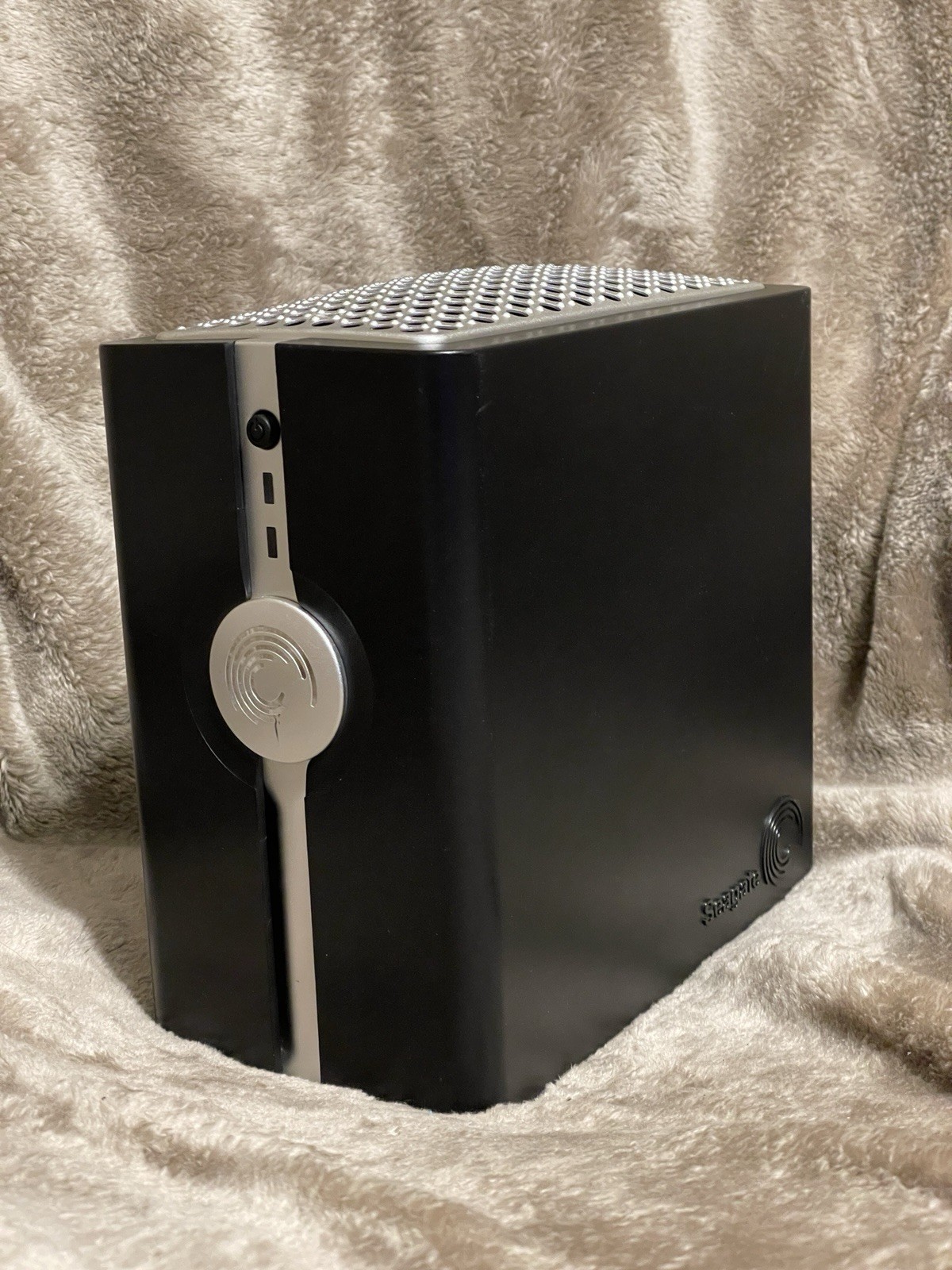 SEAGATE MIRRA SYNC AND SHARE PERSONAL SERVER 500 GB (ST3000000ET / 9DD838-560)