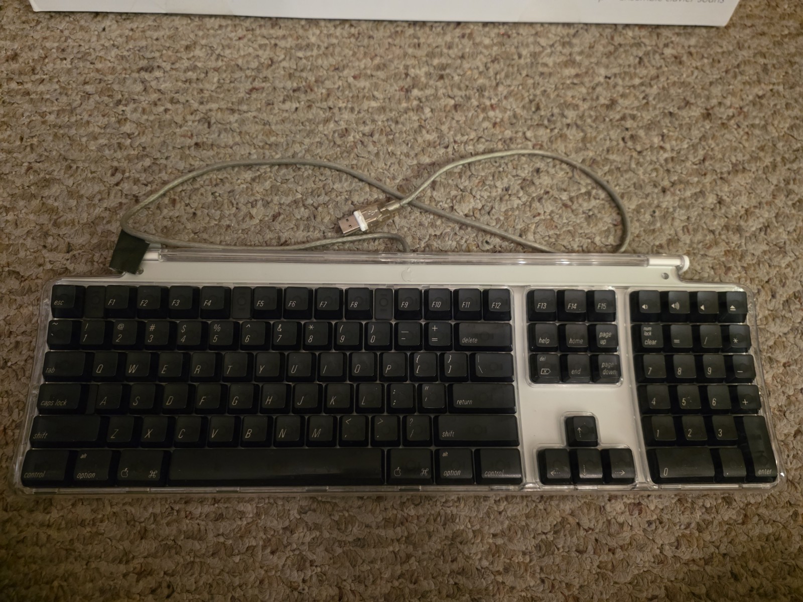 Apple Macintosh M7803 USB Keyboard - Black **read/check last picture 