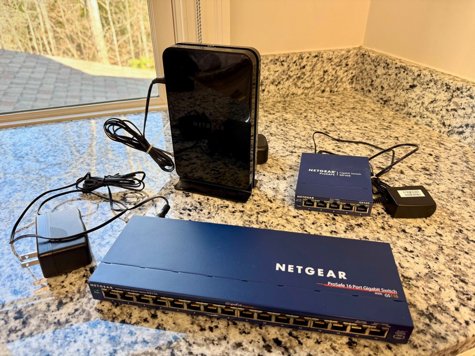 Netgear Bundle (Gigabit Switch + Cable Modem)